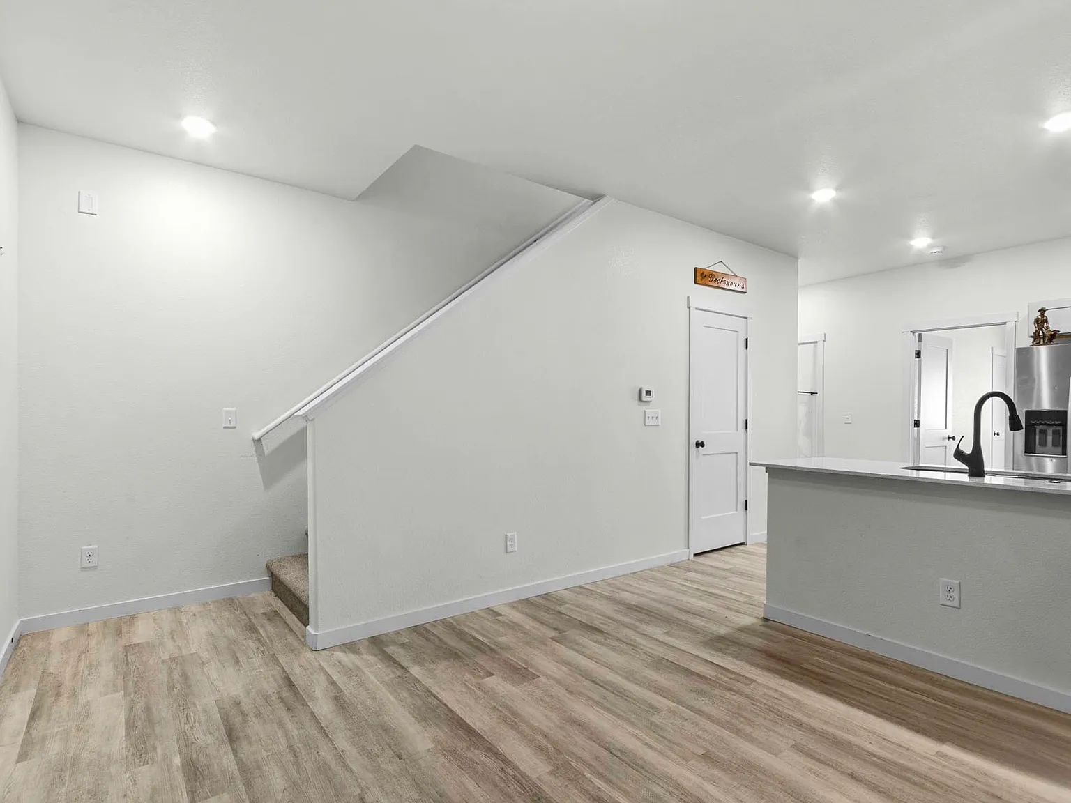 3 bed, 1216 sqft, $2,200 — Photo 4