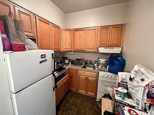 5th image of 65 W 85th St APT 4a
