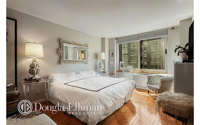 Rented by Douglas Elliman | media 24