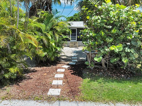 2nd image of 30461 Poinciana Rd