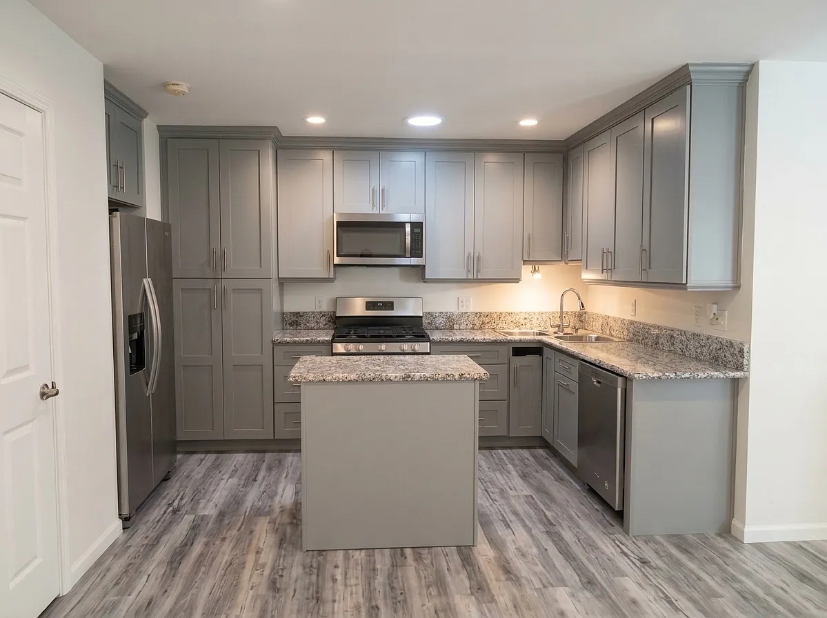 1 bed, 847 sqft, $2,950 — Photo 3