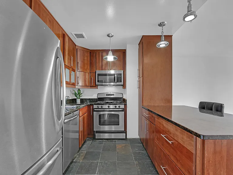 216-218 E 47th St #16A — Photo 3