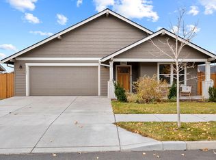 1797 NE 4th St, Redmond, OR 97756