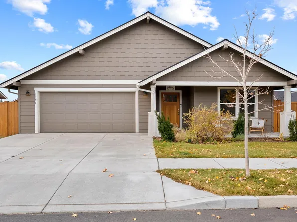 1797 NE 4th St, Redmond, OR 97756