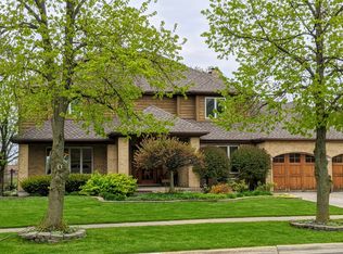 1047 Parkview Cir, Carol Stream, IL 60188