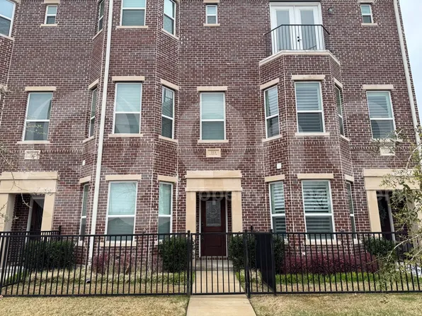 313 N Mill St, Lewisville, TX 75057