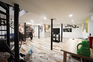 Rented by Rennit Inc.