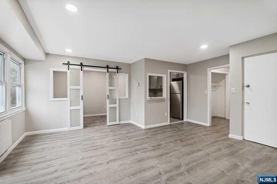 1st image of 188 Park St