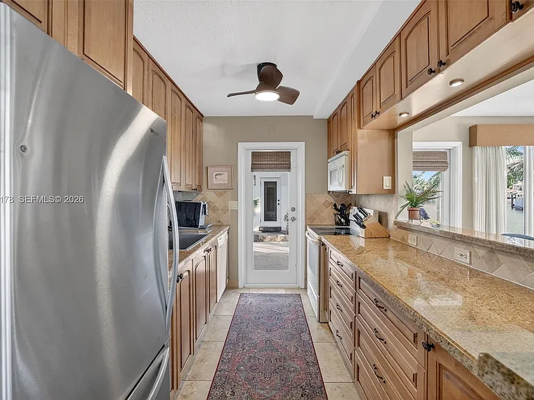 180 Isle Of Venice Dr #121 — Photo 19