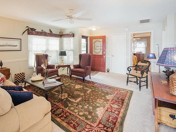 4th image of 685 Lake Dexter Cir