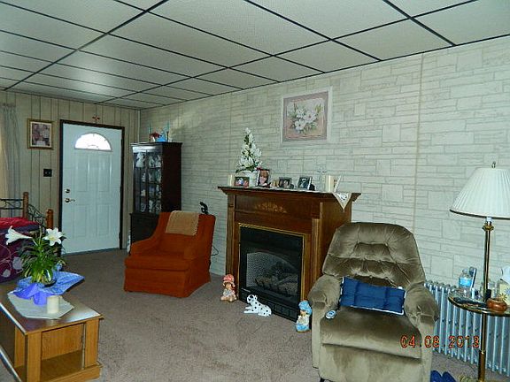 5th image of 440 W John St