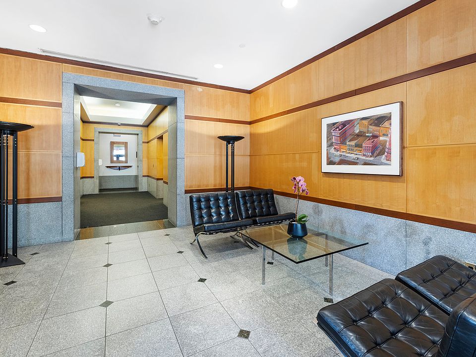 Grand lobby & concierge