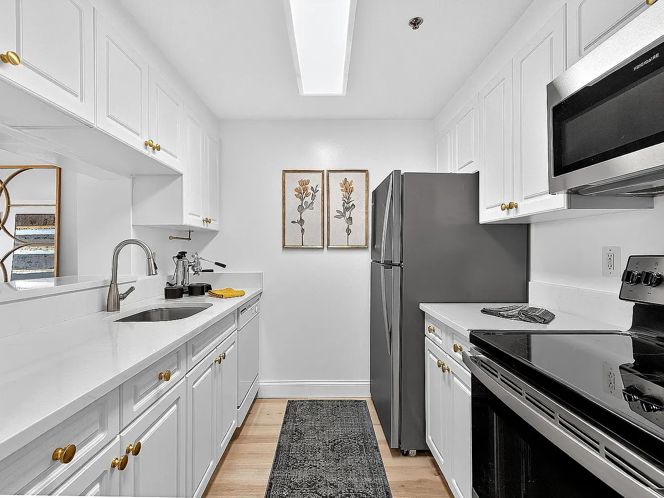 1 bed, 743 sqft, $3,500 — Photo 3