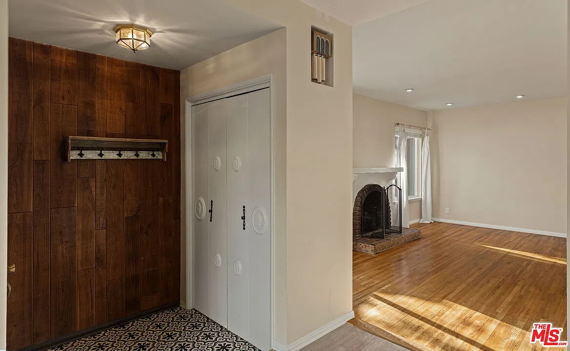 3 bed, 2.0 bath, 1500 sqft, $4,200 — Photo 3