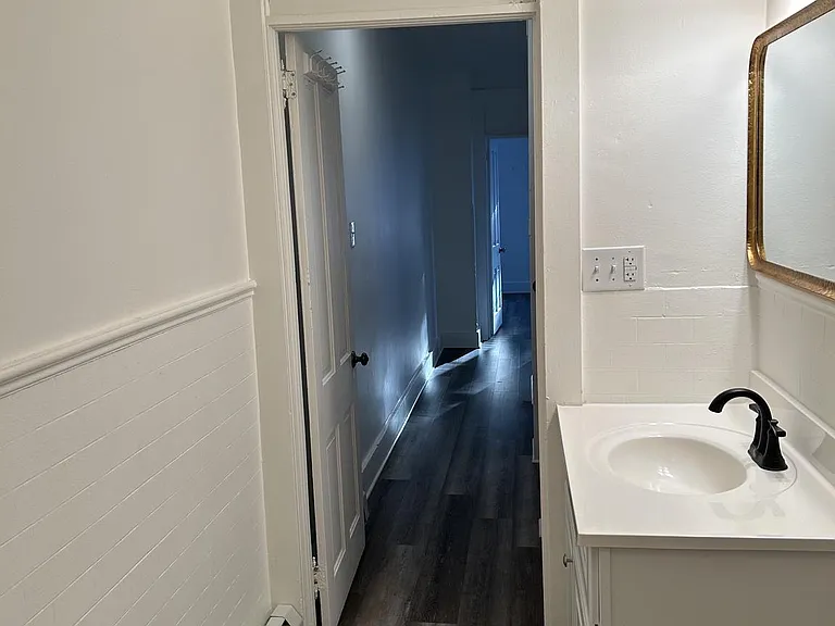 106 N Main St #B — Photo 5