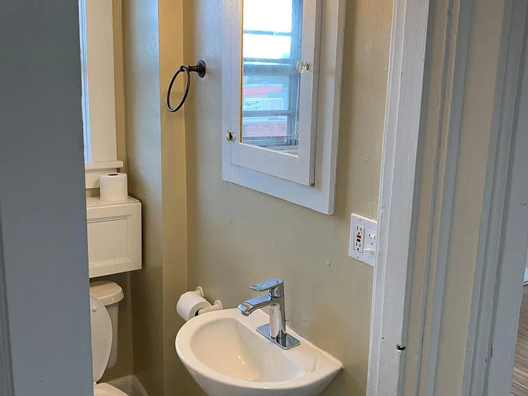 3615 SE Hawthorne Blvd #5 — Photo 15