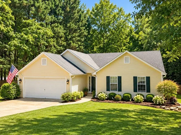 176 Flagman St, Dawsonville, GA 30534