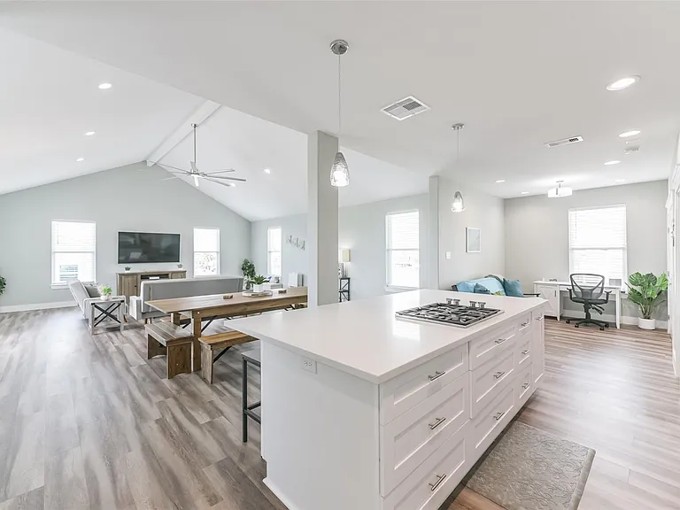 16630 Jean Lafitte Rd — Photo 20