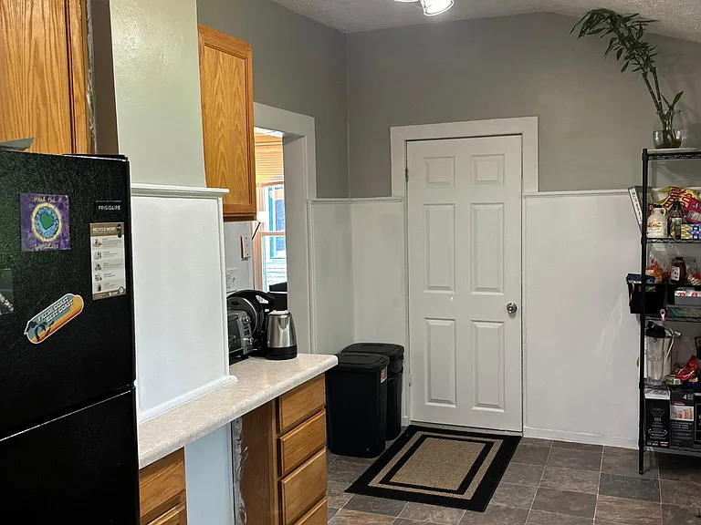 1421 Lyons Ave — Photo 12