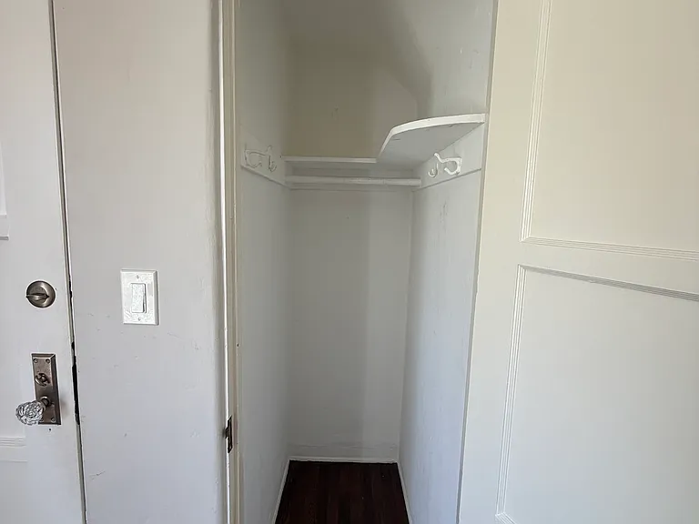 1047 S Orange Grove Ave #1 — Photo 5