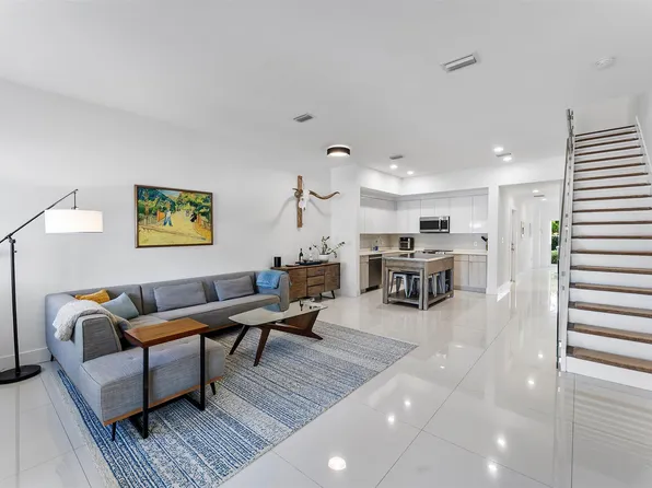 1482 NE 34th Street, Oakland Park, FL 33334