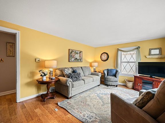 2nd image of 2408 Roosevelt Ave