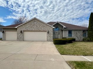 1204 Clifton Ter, Rochelle, IL 61068