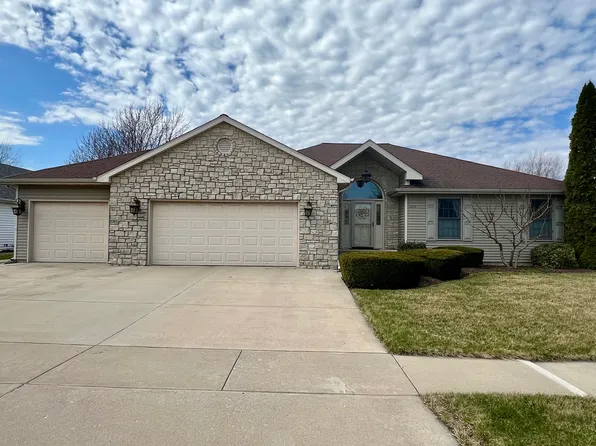 1204 Clifton Ter, Rochelle, IL 61068