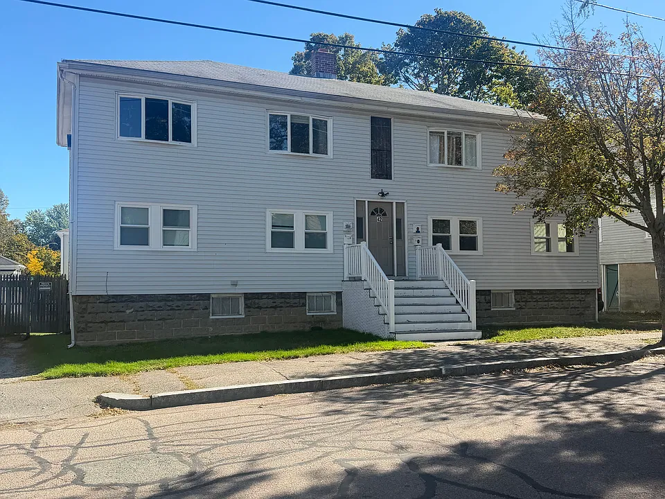 42 Harrington Ave #1R