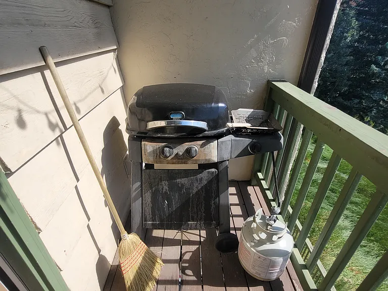 2448 Garmisch Dr #7 — Photo 8