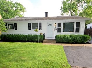 242 Highland Rd, Grayslake, IL 60030