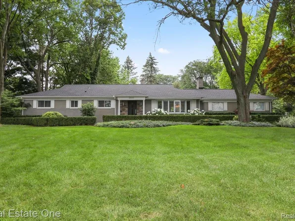 3830 Miller Way S, Bloomfield Hills, MI 48301