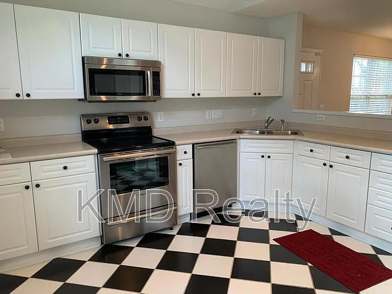 9731 Elizabeth Townes Ln — Photo 4