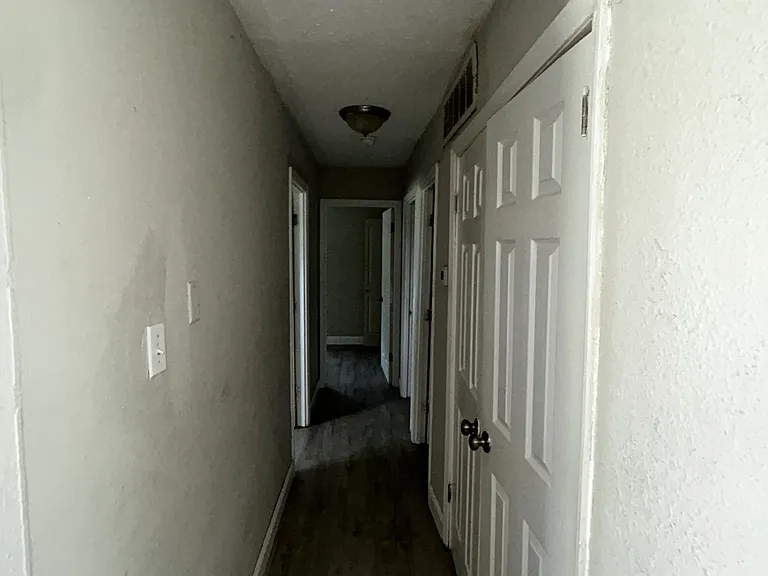 Andrews Dr — Photo 5
