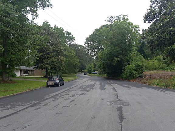 4th image of 4066 Idlevale Dr