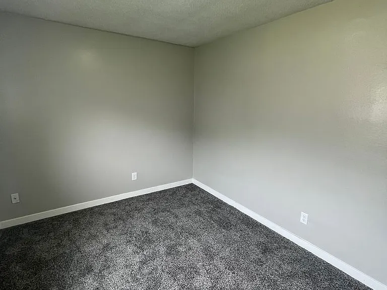 118 E Phillip Ave — Photo 7