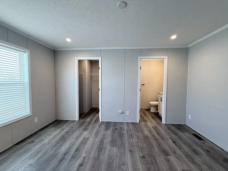 29800 Guilford Cir #152 — Photo 20