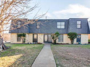 8001 Carrick St, Benbrook, TX 76116