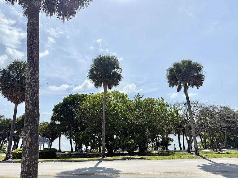 400 Seaside Ln — Photo 41
