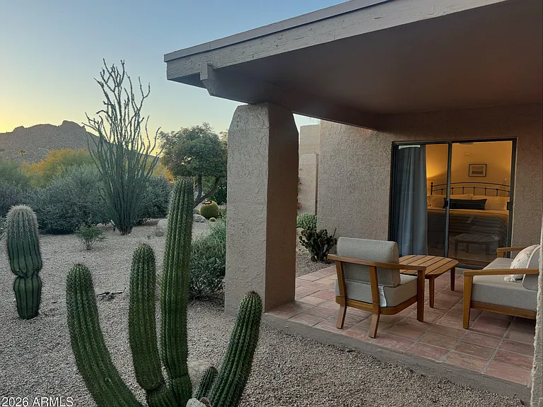1725 E Staghorn Ln — Photo 17