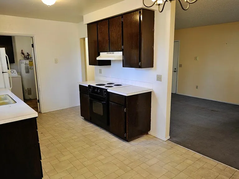 2201 N Spokane St #3 — Photo 4