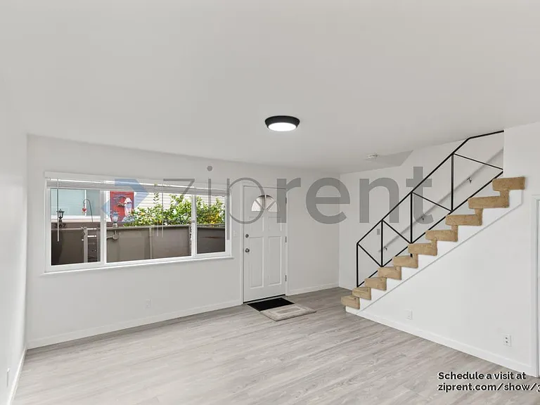 371 Somerset Rd #A — Photo 7
