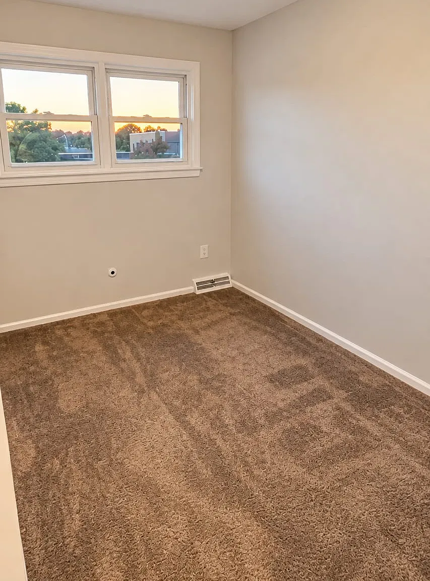 3 bed, 1307 sqft, $1,750 — Photo 2