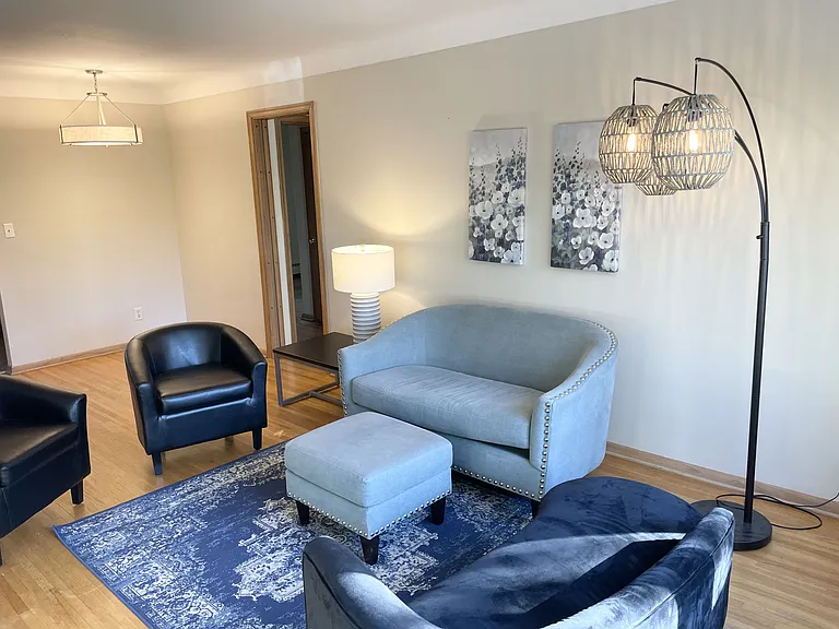 Dunlap Apartments — Photo 1