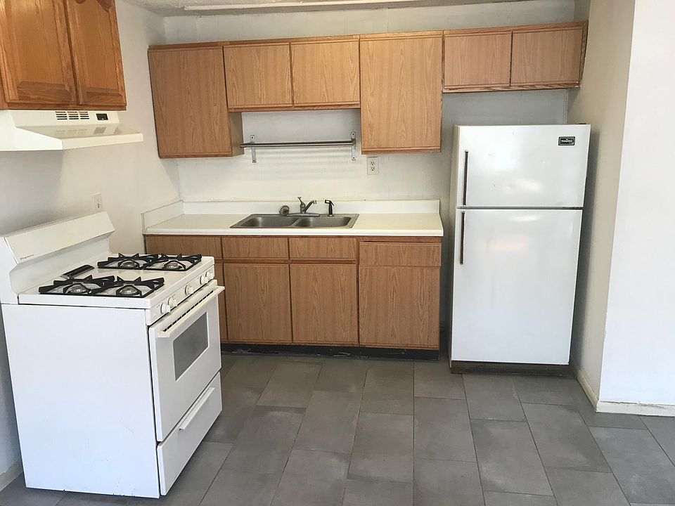 2nd image of 1522 19th St S APT 4