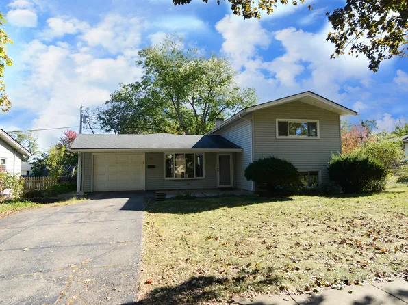 134 S 19th St, St Charles, IL 60174