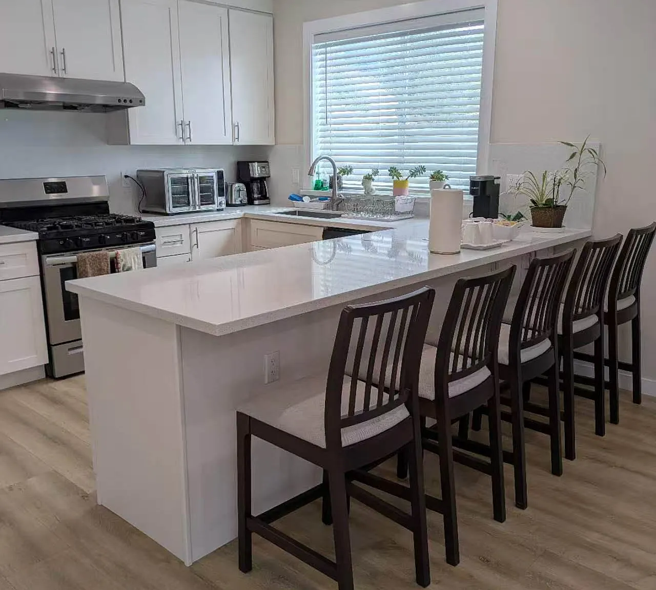 2 bed, 2.5 bath, 900 sqft, $4,200 — Photo 3