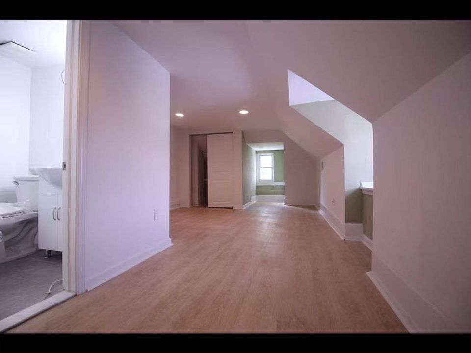 2nd image of 218 S 45th St #3