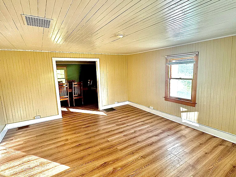 114 Tioga St — Photo 13