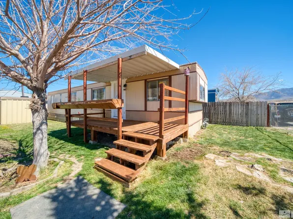 150 Hall St, Dayton, NV 89403